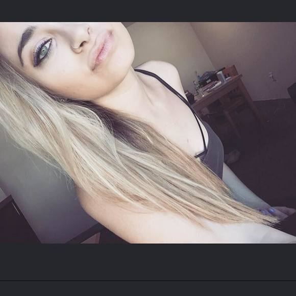 Profile Picture of Rachel Glatzerman (@rglatzerman) on Poshmark