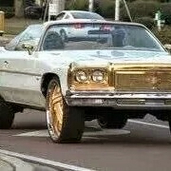 Profile Picture of John Booker (@john_booker) on Poshmark