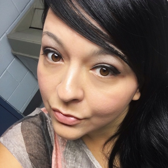 Profile Picture of Natasha Crabtree (@ncrabtree83) on Poshmark