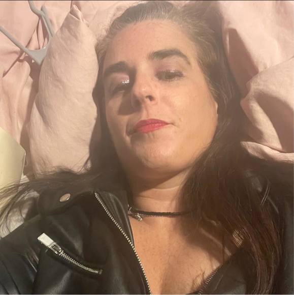 Profile Picture of Kellie Simonini (@expressok) on Poshmark