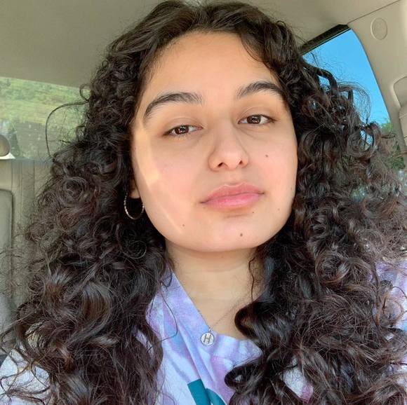 Profile Picture of Lysette Perez (@lysette_16) on Poshmark