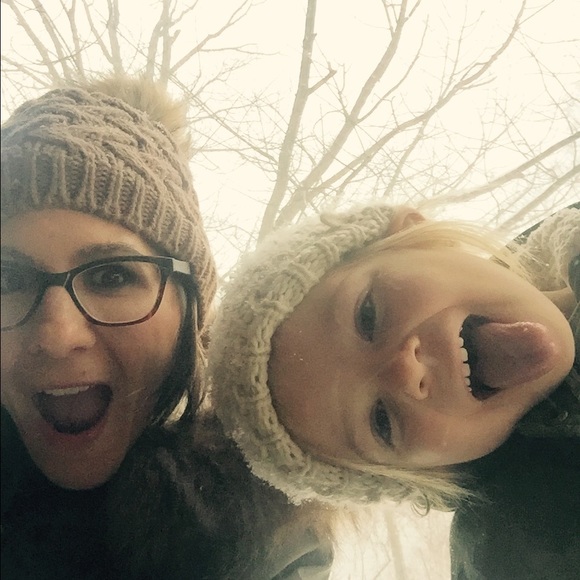 Profile Picture of Carrie Krajewski (@carriekinea) on Poshmark