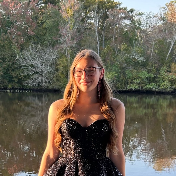 Profile Picture of Mary ann Rutzler (@macrutzler) on Poshmark