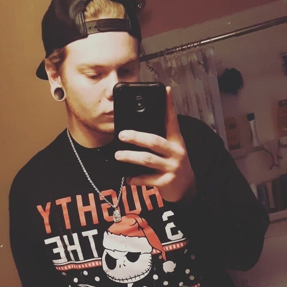 Profile Picture of Fred Armagost (@farmagost13) on Poshmark