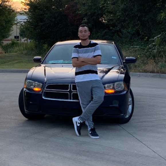 Profile Picture of Carlos Robayo (@carlos_robayo) on Poshmark