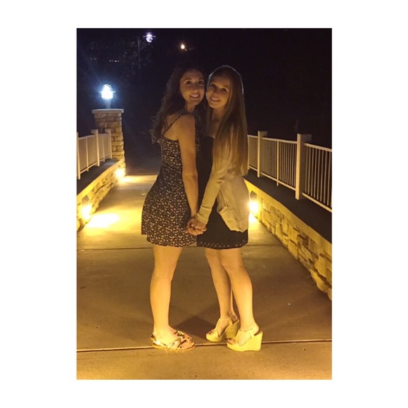 Profile Picture of Ansley Schug (@ansschug) on Poshmark