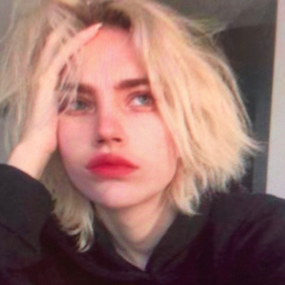 Profile Picture of Eugene Albert (@kvbsww) on Poshmark