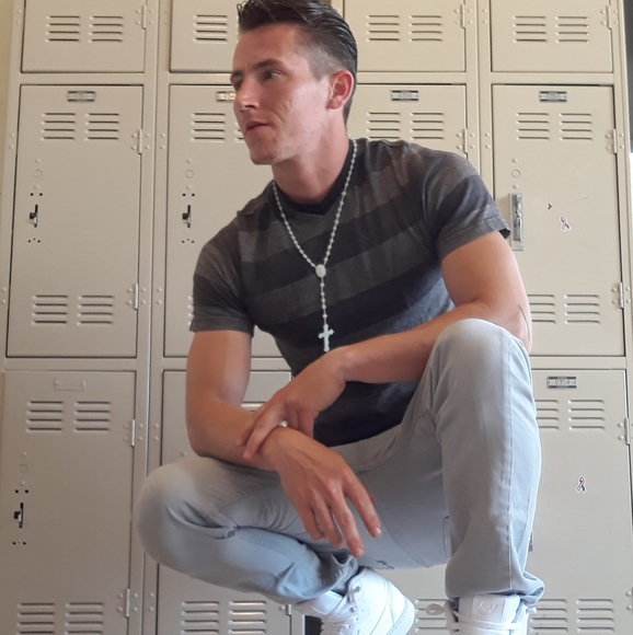 Profile Picture of Justin Hilton (@hilljustin88) on Poshmark