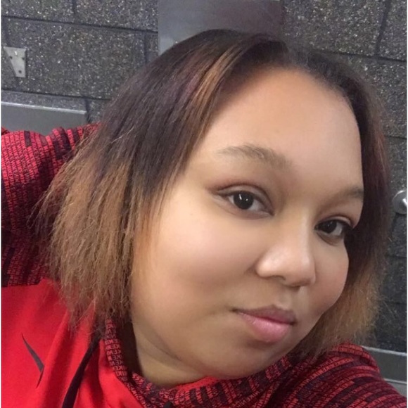 Profile Picture of Octavia James (@octaviajames207) on Poshmark