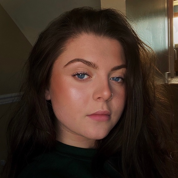 Profile Picture of Madison Scheiber (@madisonscheiber) on Poshmark