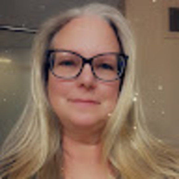 Profile Picture of Sonja Horling (@sonjahorling) on Poshmark