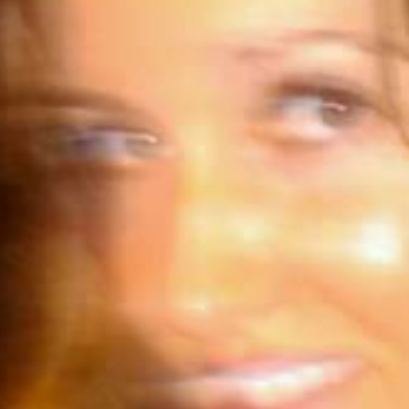 Profile Picture of Danielle Chott (@dmhott) on Poshmark