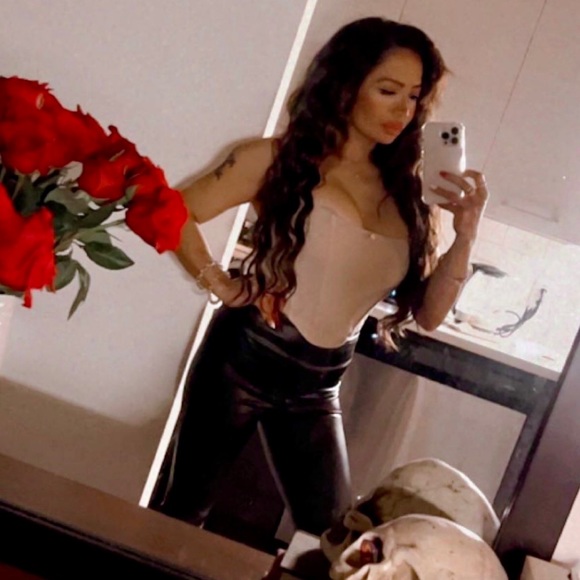 Profile Picture of Erica Makino (@ericamakino) on Poshmark