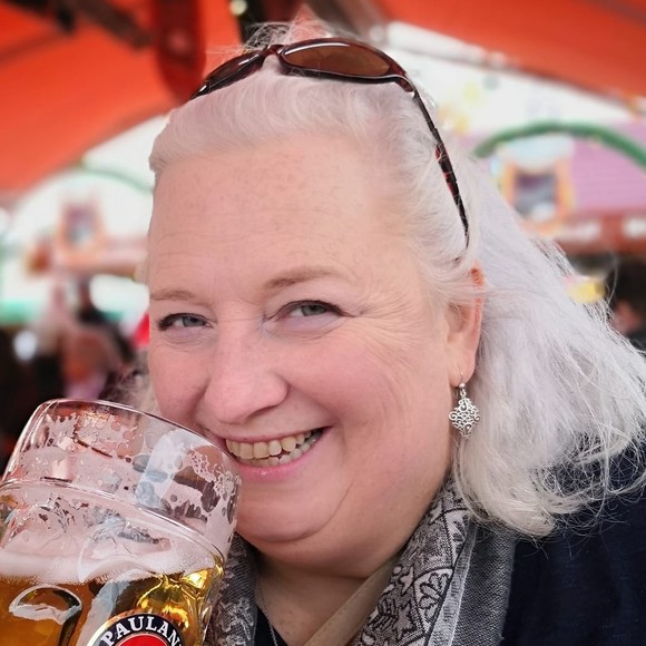 Profile Picture of Lori Blevins (@lori_blevins) on Poshmark