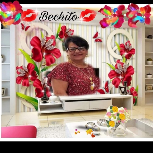 Profile Picture of Wanda Marzan (@florloca23) on Poshmark