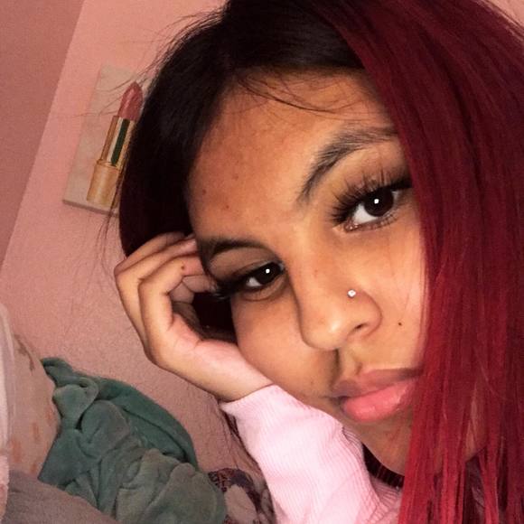 Profile Picture of Itza Gonzalez (@itza_gonzalez) on Poshmark