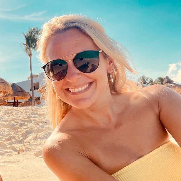 Profile Picture of Riscal Marine (@riscalmarine) on Poshmark