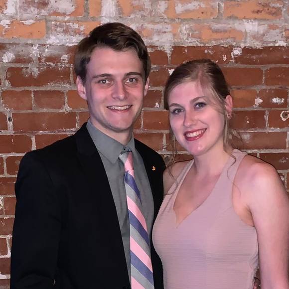 Profile Picture of Chloe Wohlgamuth (@cnw920) on Poshmark