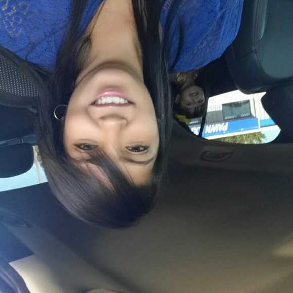 Profile Picture of Yesenia Cabrera (@yesenia06) on Poshmark