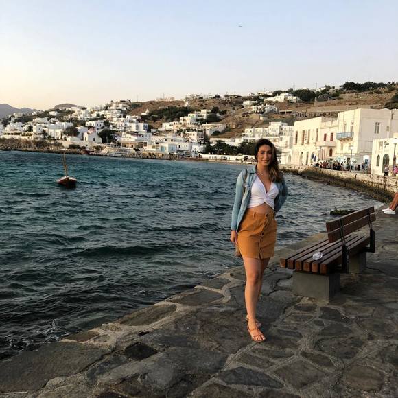 Profile Picture of Sarah Berjaoui (@sarahberjaoui) on Poshmark