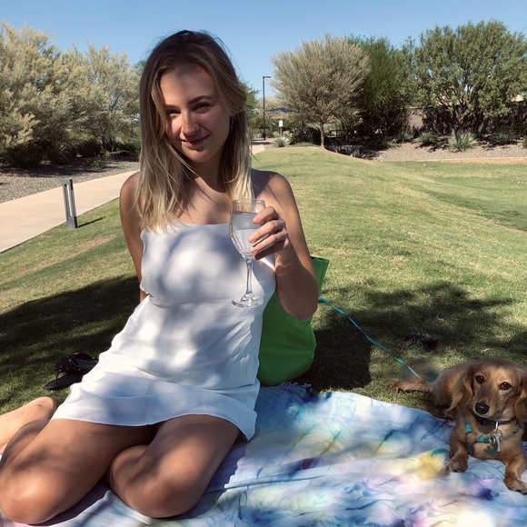 Profile Picture of Paisley Constas (@sh0pnoodles) on Poshmark