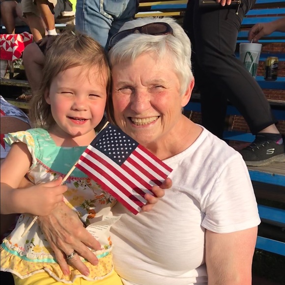 Jean Elandt - Poshmark Profile Picture of Jean Elandt (@jelandt) on Poshmark