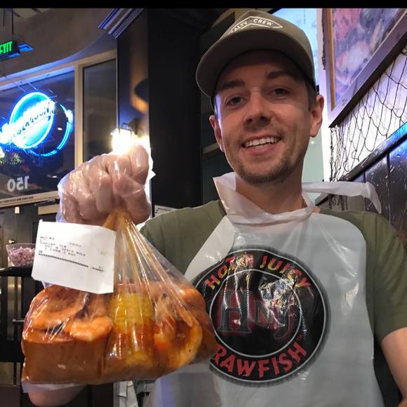 Profile Picture of Gino Deserio (@ginodeserio) on Poshmark