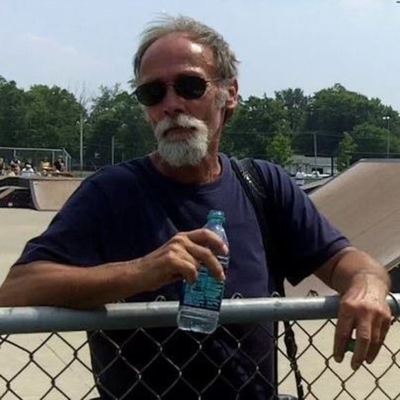 Profile Picture of Richard Warner (@vi622) on Poshmark