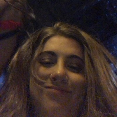 Profile Picture of Lily Holt (@lilyholt99) on Twitter