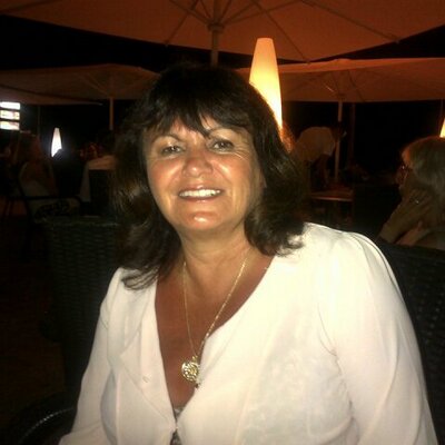 Profile Picture of eileen moore (@foxeymoore) on Twitter