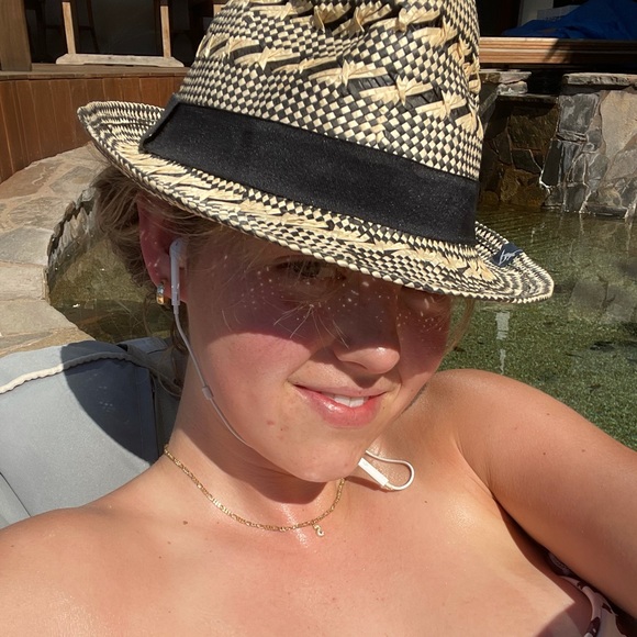 Profile Picture of Saskia Platzer (@sassyplatz) on Poshmark