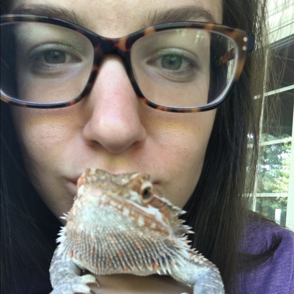 Profile Picture of Molly Yoskowitz (@myoskowitz) on Poshmark