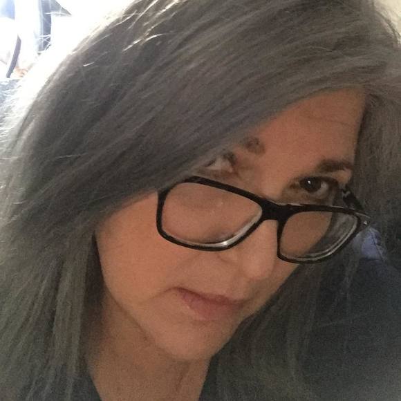 Betty Skaljac - Poshmark Profile Picture of Betty Skaljac (@bettyskaljac) on Poshmark