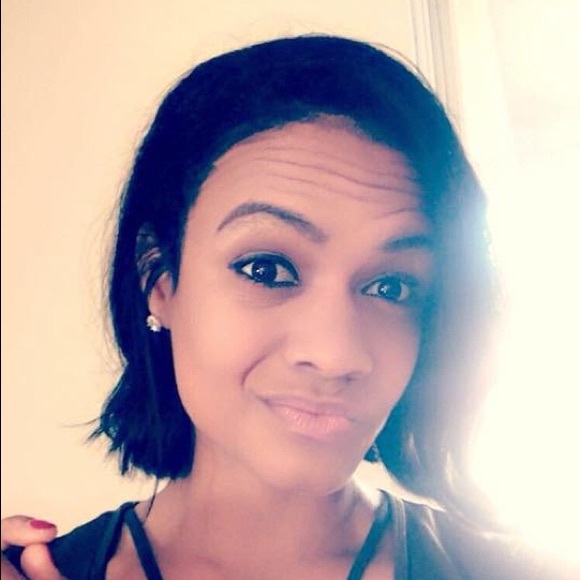 Profile Picture of Jessica Schrecker (@jessschrecker) on Poshmark