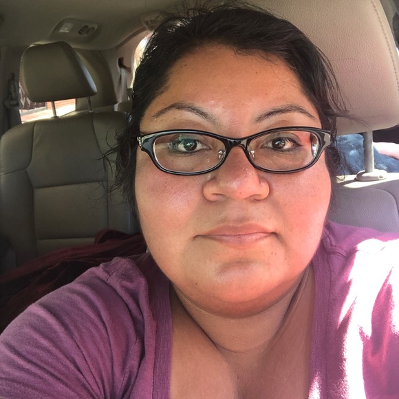 Profile Picture of Diana Pinelo (@pinelodiana) on Poshmark