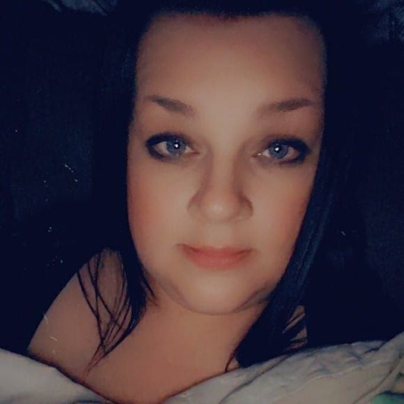 Profile Picture of Sandi Simonsen (@sandisievert) on Poshmark