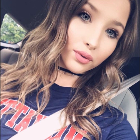 Profile Picture of Whitney Rosencrants (@whitannrose) on Poshmark