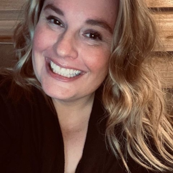 Profile Picture of Felicia Wanzer (@swanzer05) on Poshmark