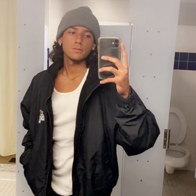 Profile Picture of Chris Vinasco (@vinascoo_) on Twitter