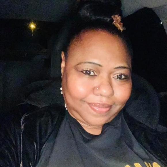 Profile Picture of Tabitha Wesley (@tabithawesley72) on Poshmark