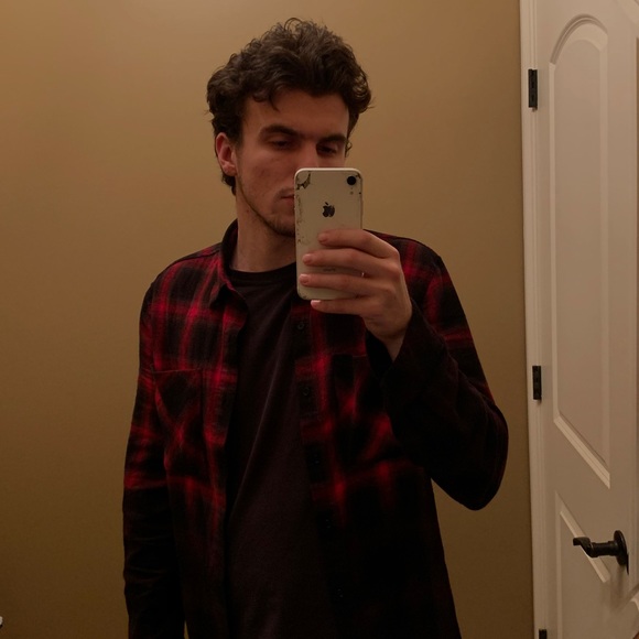 Profile Picture of Mark Lucaj (@mrklucaj) on Poshmark