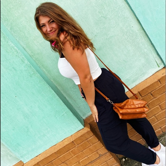 Profile Picture of Jersee Miears (@jerseelee) on Poshmark