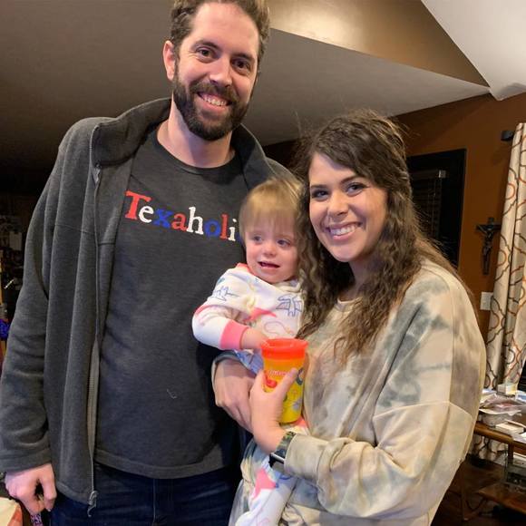 Profile Picture of Ariel Hodge (@arielhodge) on Poshmark