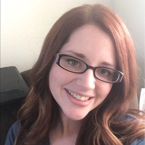 Brittany Parlier - Poshmark Profile Picture of Brittany Parlier (@bparlier) on Poshmark