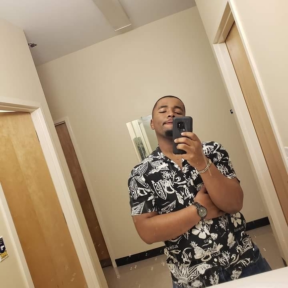 Profile Picture of Tyler Bonner (@7xtheman) on Poshmark