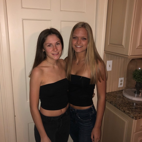 Profile Picture of Sam Cavera (@sam_cavera) on Poshmark