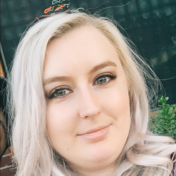 Profile Picture of Jordyn Nichols (@jordyn_nichols) on Poshmark