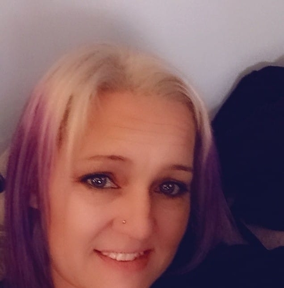 Profile Picture of Leanneandgeorge Palladino (@leanne073) on Poshmark