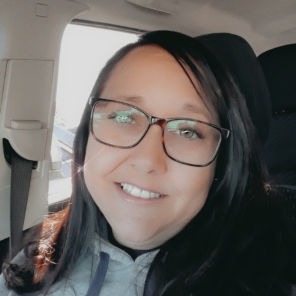 Profile Picture of Melisa Oldridge (@asilem84) on Poshmark