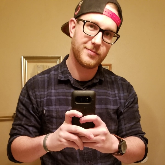 Profile Picture of Chris Wyatt (@genzelcaw) on Poshmark